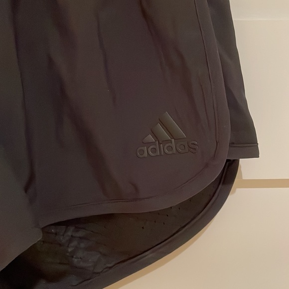 Adidas running short - Picture 2 of 2